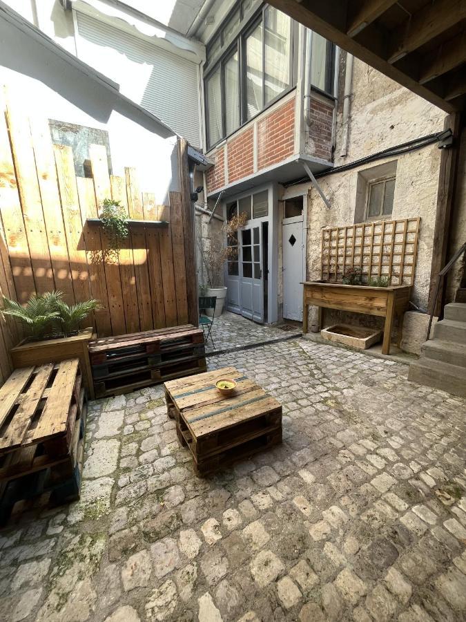 La Cour Chartraine - Cosy Appartement Avec Cour Exterieur A Блуа Экстерьер фото